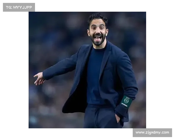 阿莫林笑而不答是否签多纳鲁马引发球迷热议 阿莫林笑而不答是否签多纳鲁马引发球迷热议