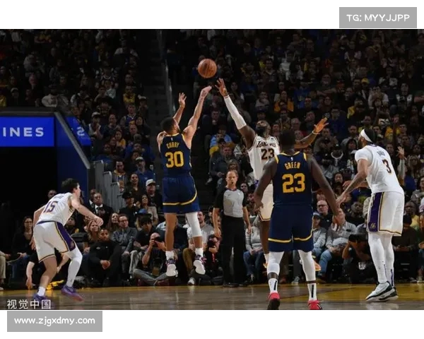 2025年NBA常规赛精彩回顾与球员表现分析之最强对决与数据揭秘 2025年NBA常规赛精彩回顾与球员表现分析之最强对决与数据揭秘