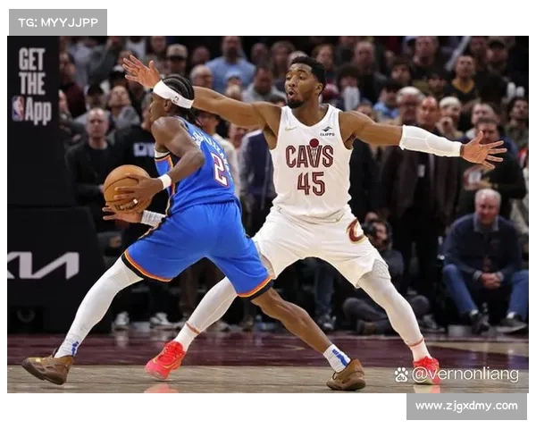 激烈对决再现精彩瞬间 NBA赛场最精彩的高光时刻合集 激烈对决再现精彩瞬间 NBA赛场最精彩的高光时刻合集